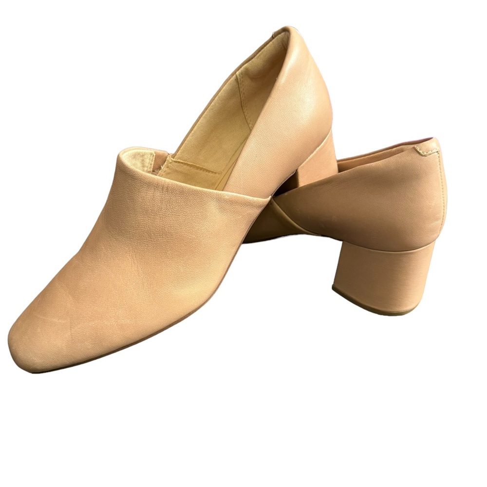 NWOB Clarks Cushion Women's Pure Tone Leather Block Heel  Shoe Size 39